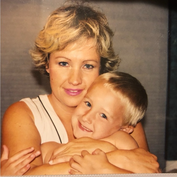 Meet your Posher, Wendalynn - Picture 3 of 3